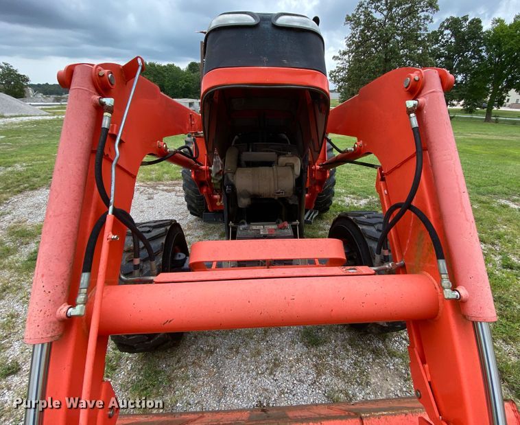 image for item HA9538 Kubota M7040  MFWD tractor