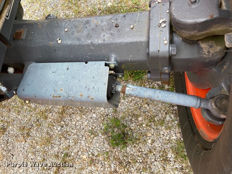 image for item HA9538 Kubota M7040  MFWD tractor