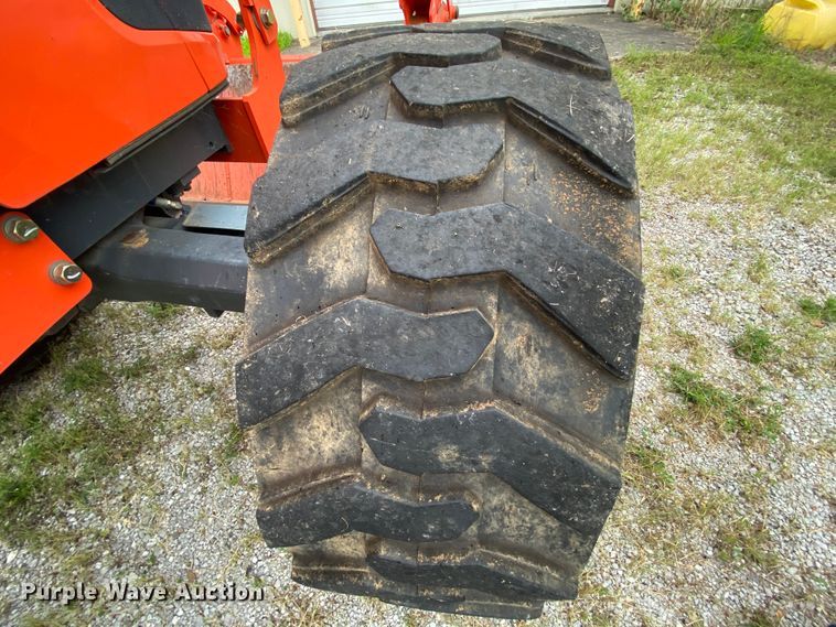 image for item HA9538 Kubota M7040  MFWD tractor