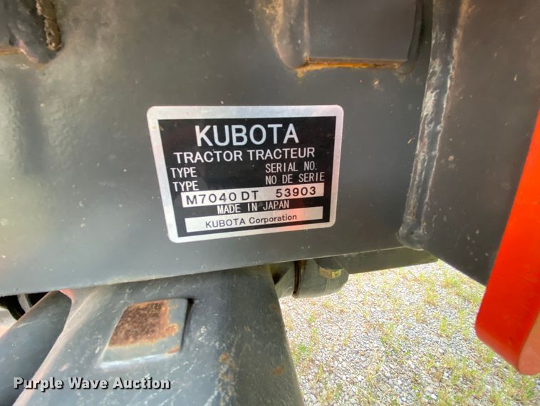 image for item HA9538 Kubota M7040  MFWD tractor