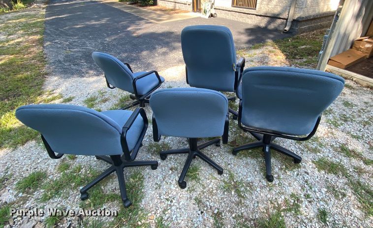 image for item HA9552 Approximately 5 office chairs