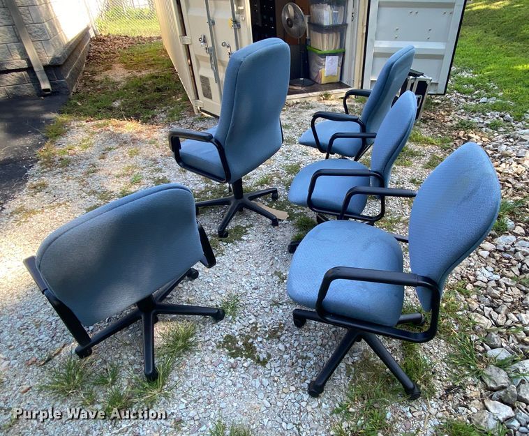 image for item HA9552 Approximately 5 office chairs