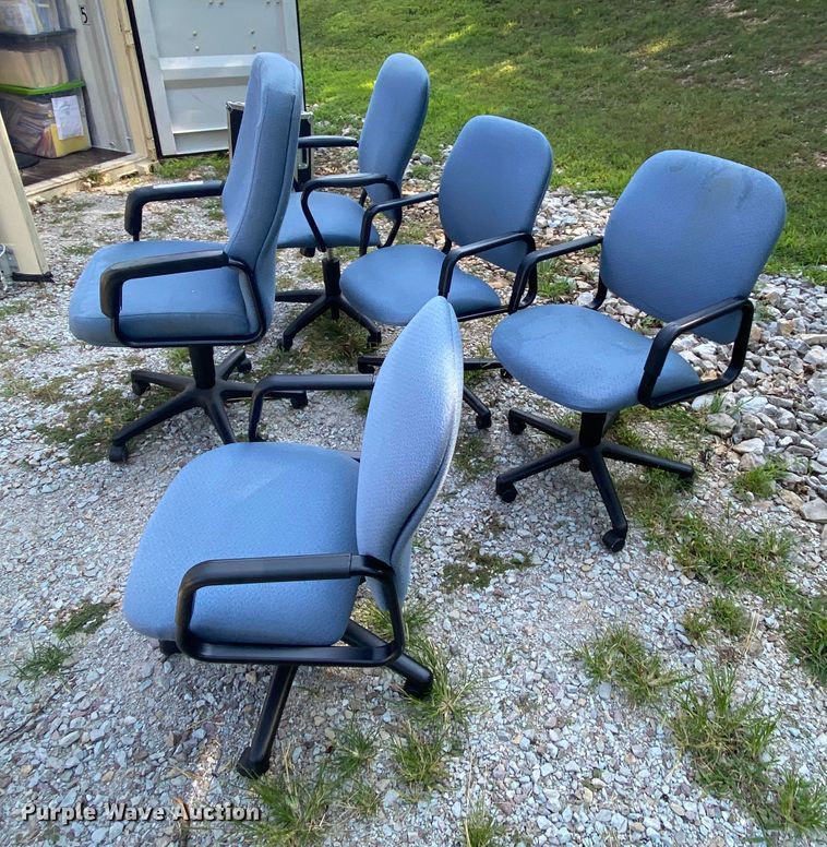 image for item HA9552 Approximately 5 office chairs
