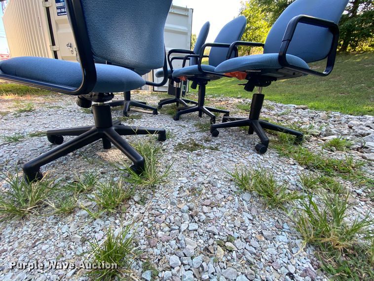 image for item HA9552 Approximately 5 office chairs