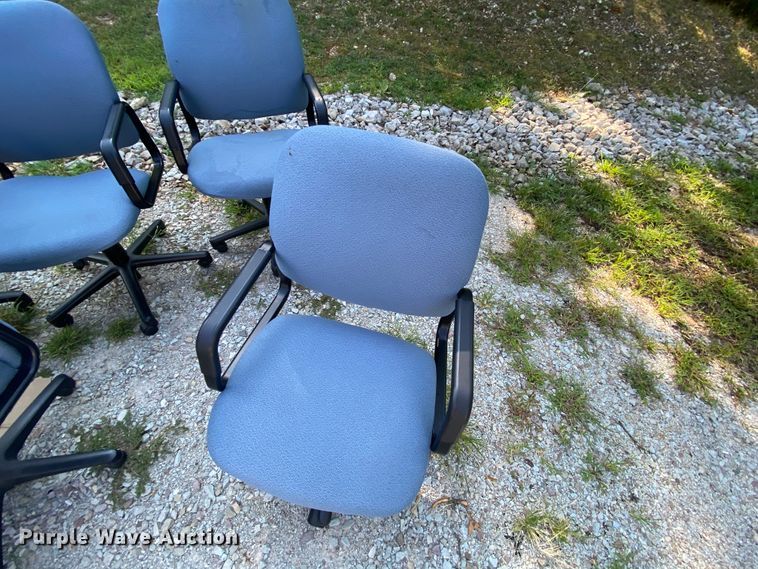 image for item HA9552 Approximately 5 office chairs