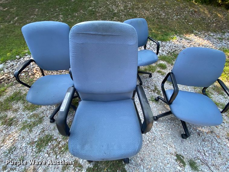 image for item HA9552 Approximately 5 office chairs
