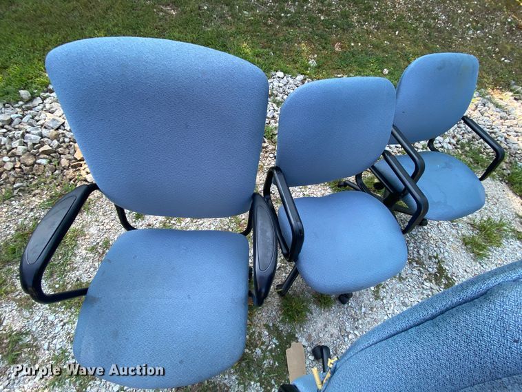 image for item HA9552 Approximately 5 office chairs