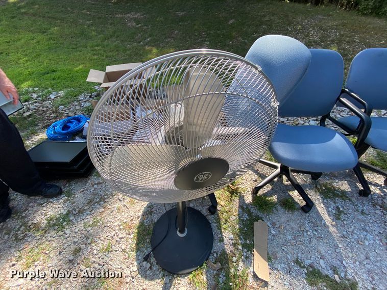 image for item HA9552 Approximately 5 office chairs