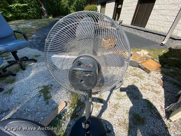 image for item HA9552 Approximately 5 office chairs