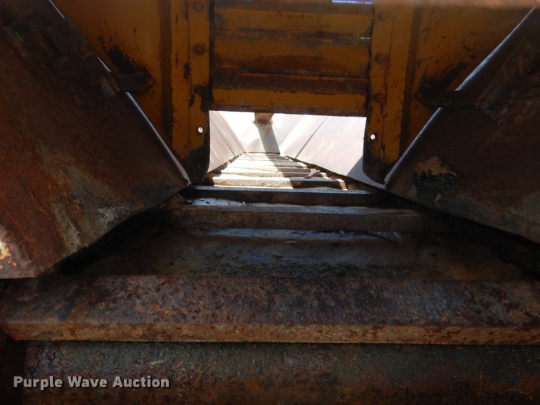 image for item HB9335 1991 International 9400  spreader truck