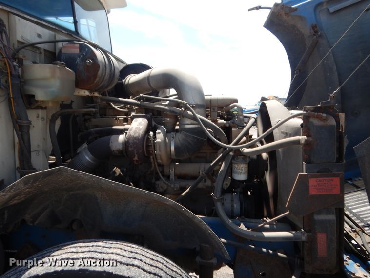 image for item HB9335 1991 International 9400  spreader truck