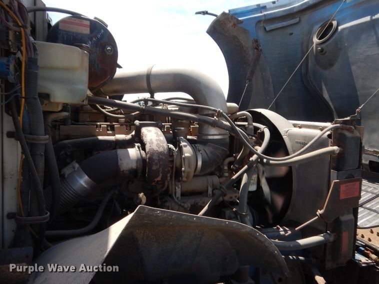 image for item HB9335 1991 International 9400  spreader truck