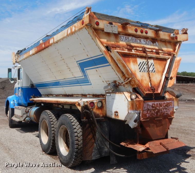image for item HB9336 1991 International 9400  spreader truck