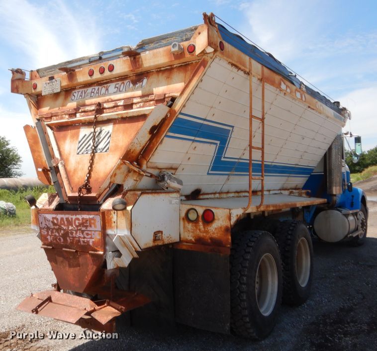 image for item HB9336 1991 International 9400  spreader truck