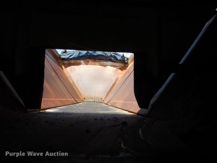 image for item HB9336 1991 International 9400  spreader truck