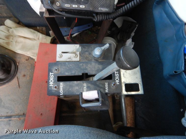 image for item HB9336 1991 International 9400  spreader truck