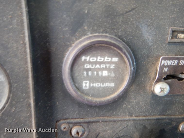 image for item HB9336 1991 International 9400  spreader truck