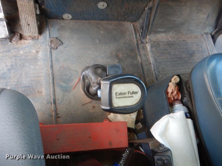 image for item HB9336 1991 International 9400  spreader truck