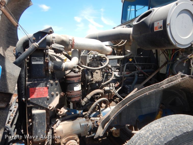 image for item HB9336 1991 International 9400  spreader truck