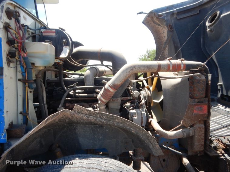 image for item HB9336 1991 International 9400  spreader truck