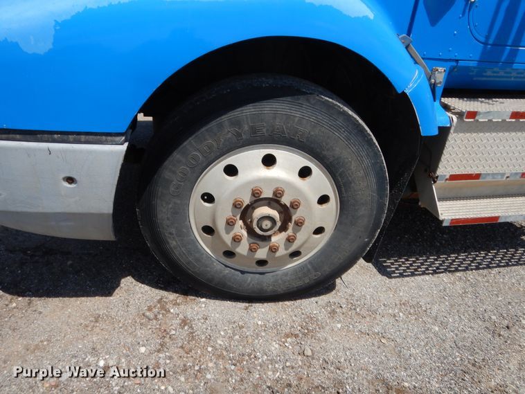 image for item HB9336 1991 International 9400  spreader truck