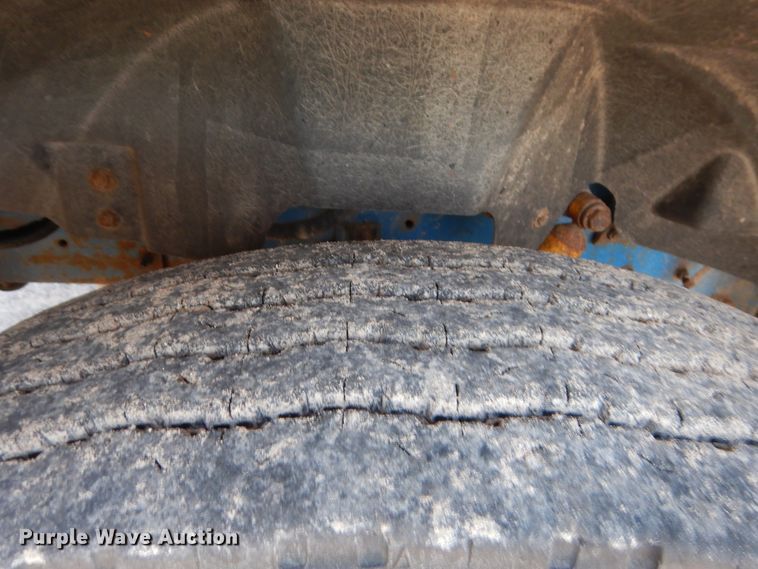 image for item HB9336 1991 International 9400  spreader truck