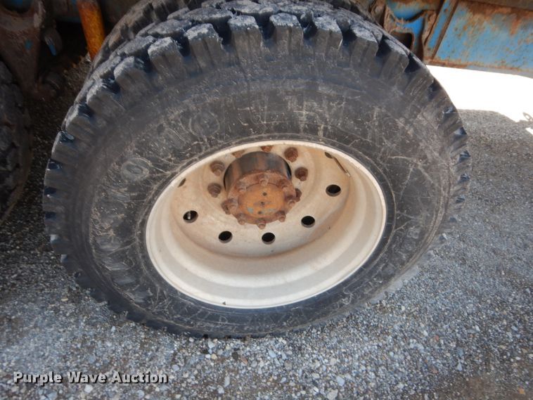 image for item HB9336 1991 International 9400  spreader truck