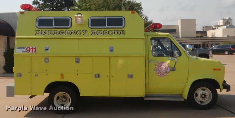 image for item HB9377 1981 Ford Econoline E350  rescue emergency vehicle