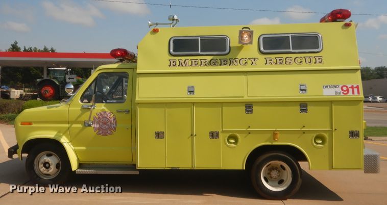 image for item HB9377 1981 Ford Econoline E350  rescue emergency vehicle