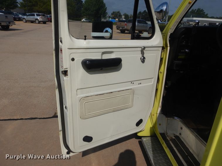 image for item HB9377 1981 Ford Econoline E350  rescue emergency vehicle