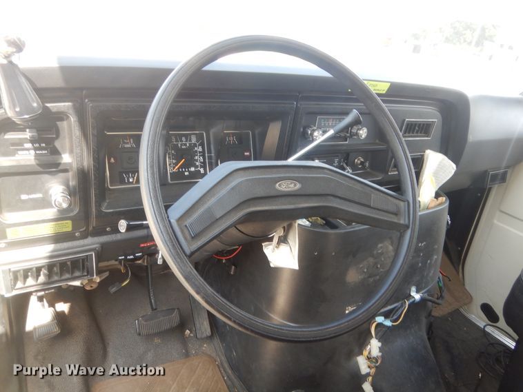 image for item HB9377 1981 Ford Econoline E350  rescue emergency vehicle