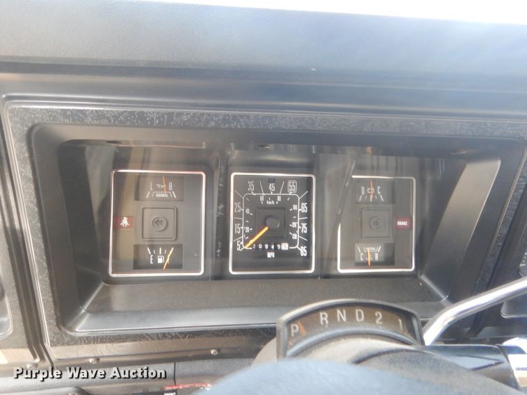 image for item HB9377 1981 Ford Econoline E350  rescue emergency vehicle