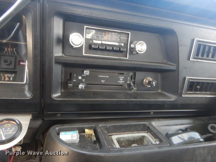 image for item HB9377 1981 Ford Econoline E350  rescue emergency vehicle