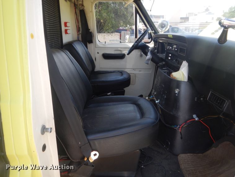 image for item HB9377 1981 Ford Econoline E350  rescue emergency vehicle