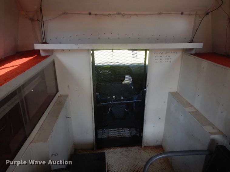 image for item HB9377 1981 Ford Econoline E350  rescue emergency vehicle