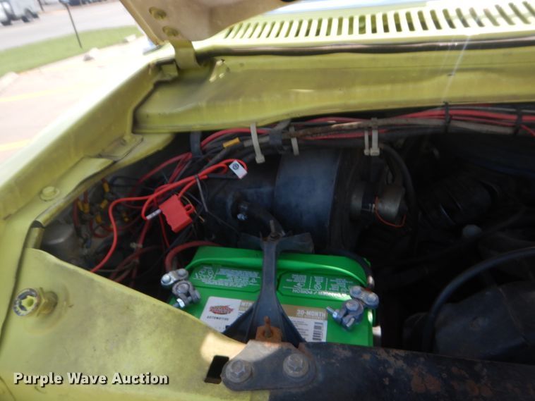 image for item HB9377 1981 Ford Econoline E350  rescue emergency vehicle