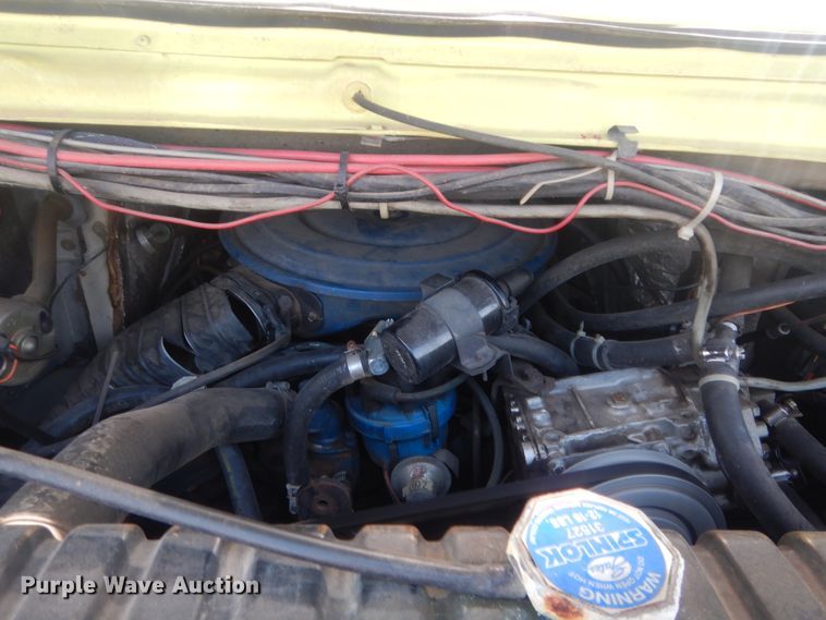 image for item HB9377 1981 Ford Econoline E350  rescue emergency vehicle