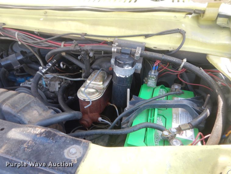 image for item HB9377 1981 Ford Econoline E350  rescue emergency vehicle