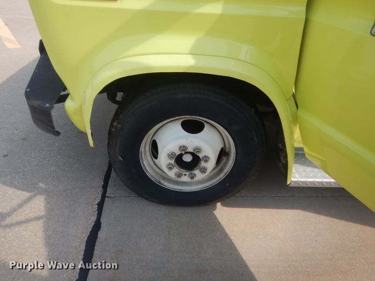 image for item HB9377 1981 Ford Econoline E350  rescue emergency vehicle