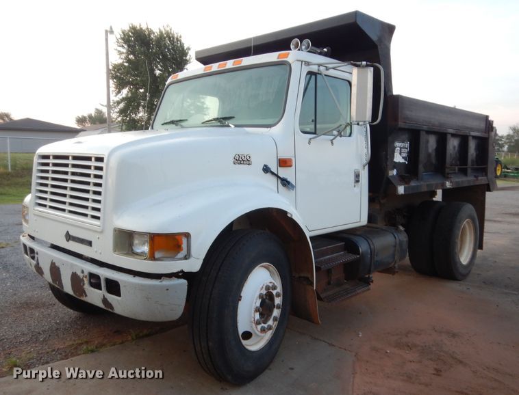 image for item HB9385 1999 International 4700  dump truck