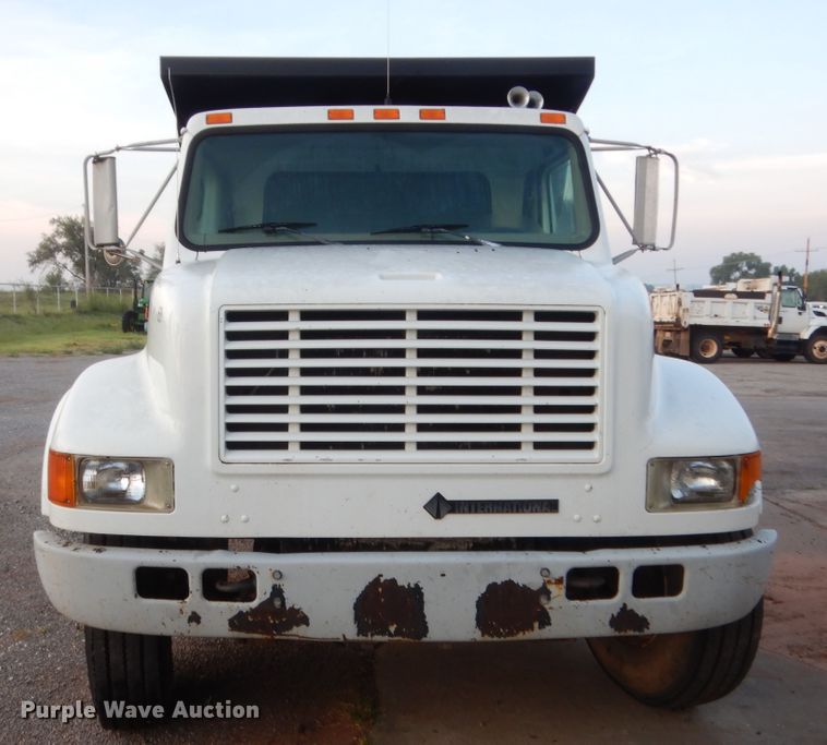 image for item HB9385 1999 International 4700  dump truck