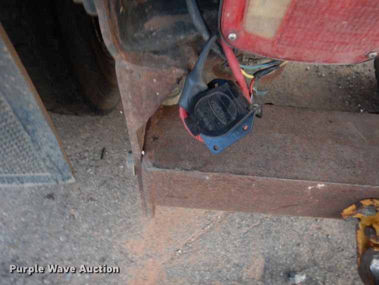 image for item HB9385 1999 International 4700  dump truck