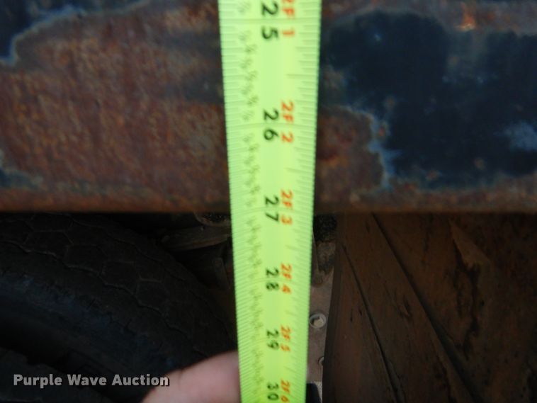 image for item HB9385 1999 International 4700  dump truck