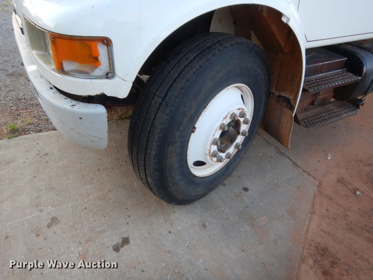 image for item HB9385 1999 International 4700  dump truck