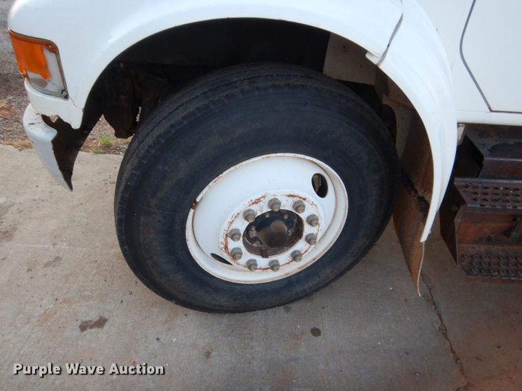 image for item HB9385 1999 International 4700  dump truck