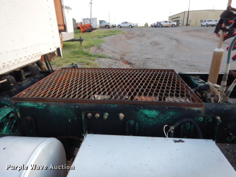 image for item HB9386 1996 Freightliner FLD  semi truck