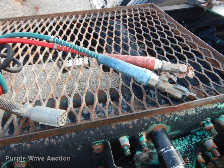 image for item HB9386 1996 Freightliner FLD  semi truck