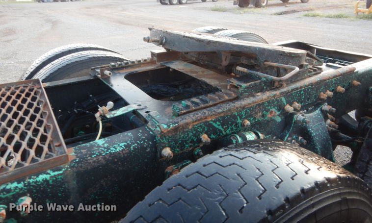 image for item HB9386 1996 Freightliner FLD  semi truck