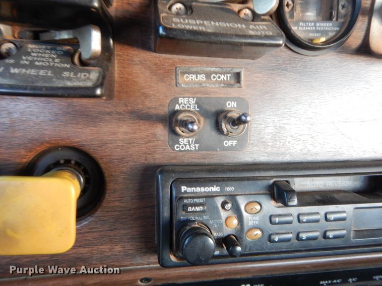 image for item HB9386 1996 Freightliner FLD  semi truck