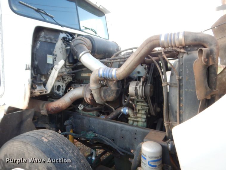 image for item HB9386 1996 Freightliner FLD  semi truck